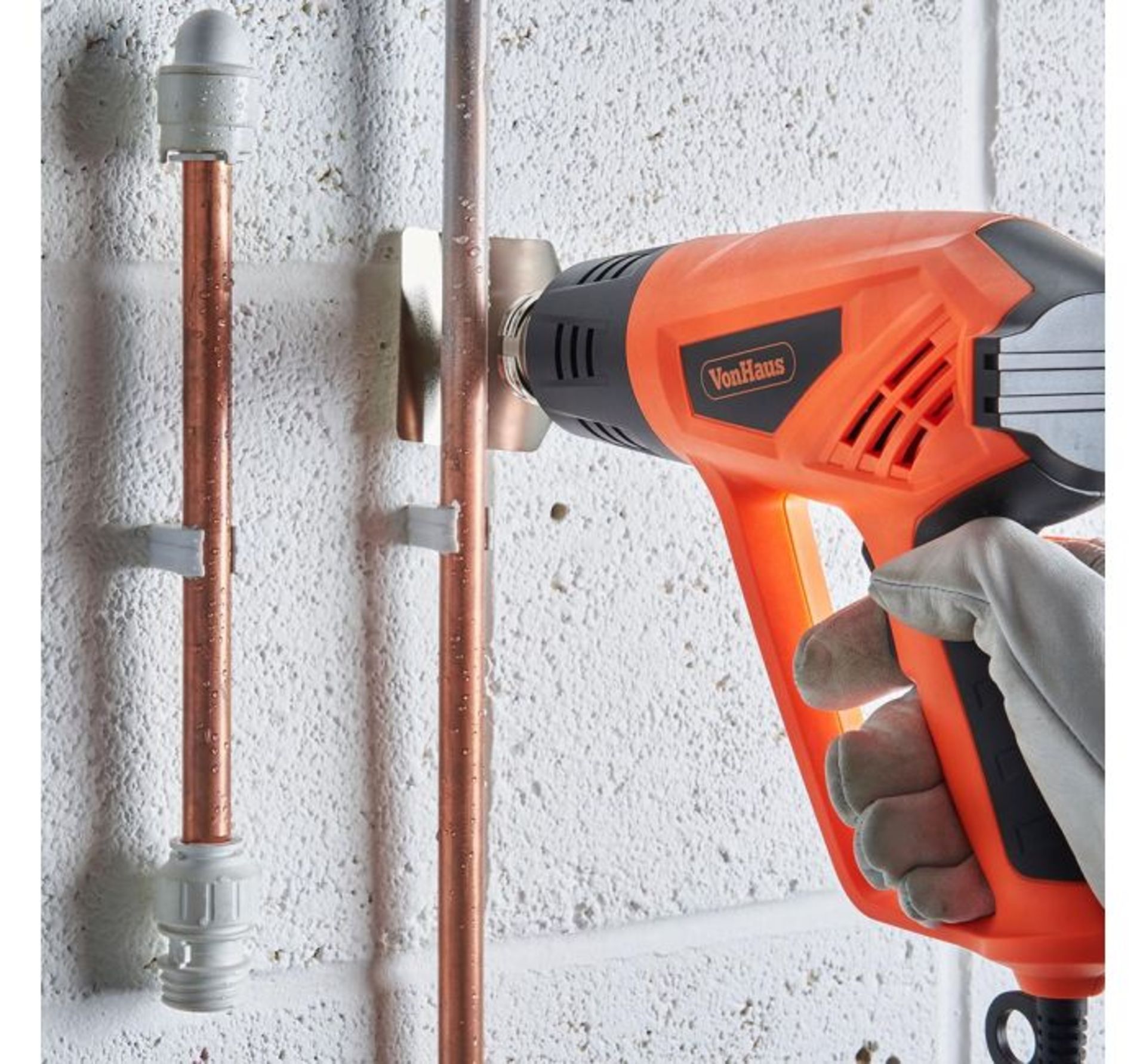 (DD47) 2000W Heat Gun Ideal for DIY projects, bending copper pipes, loosening rusted bolts, li... - Image 3 of 3