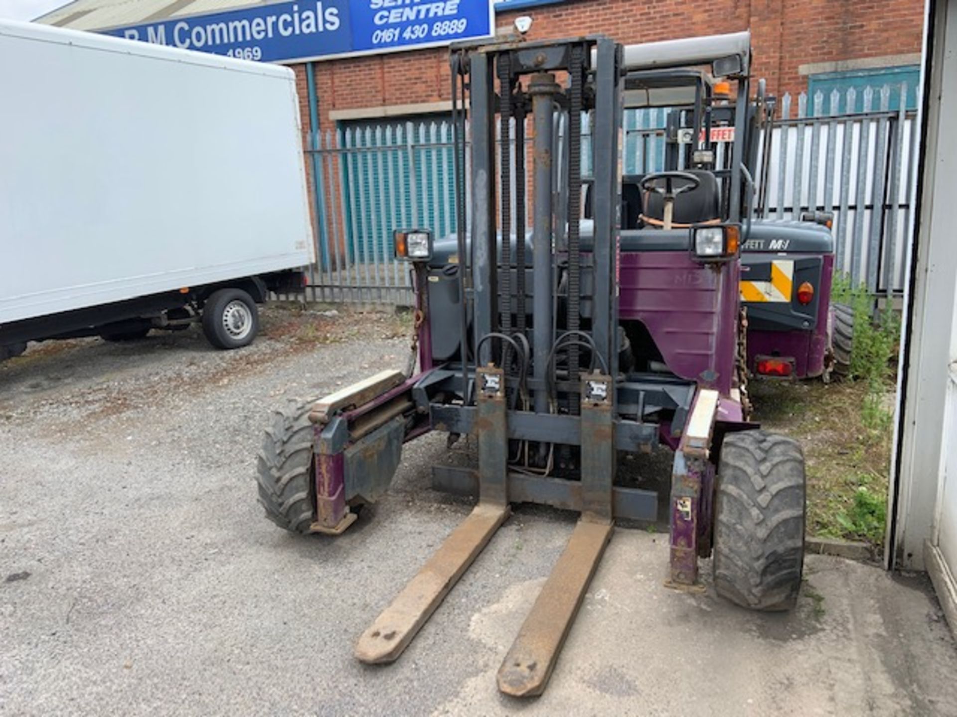 MOFFETT MOUNTY M8 ROUGH TERRAIN 2500KG FORKLIFT