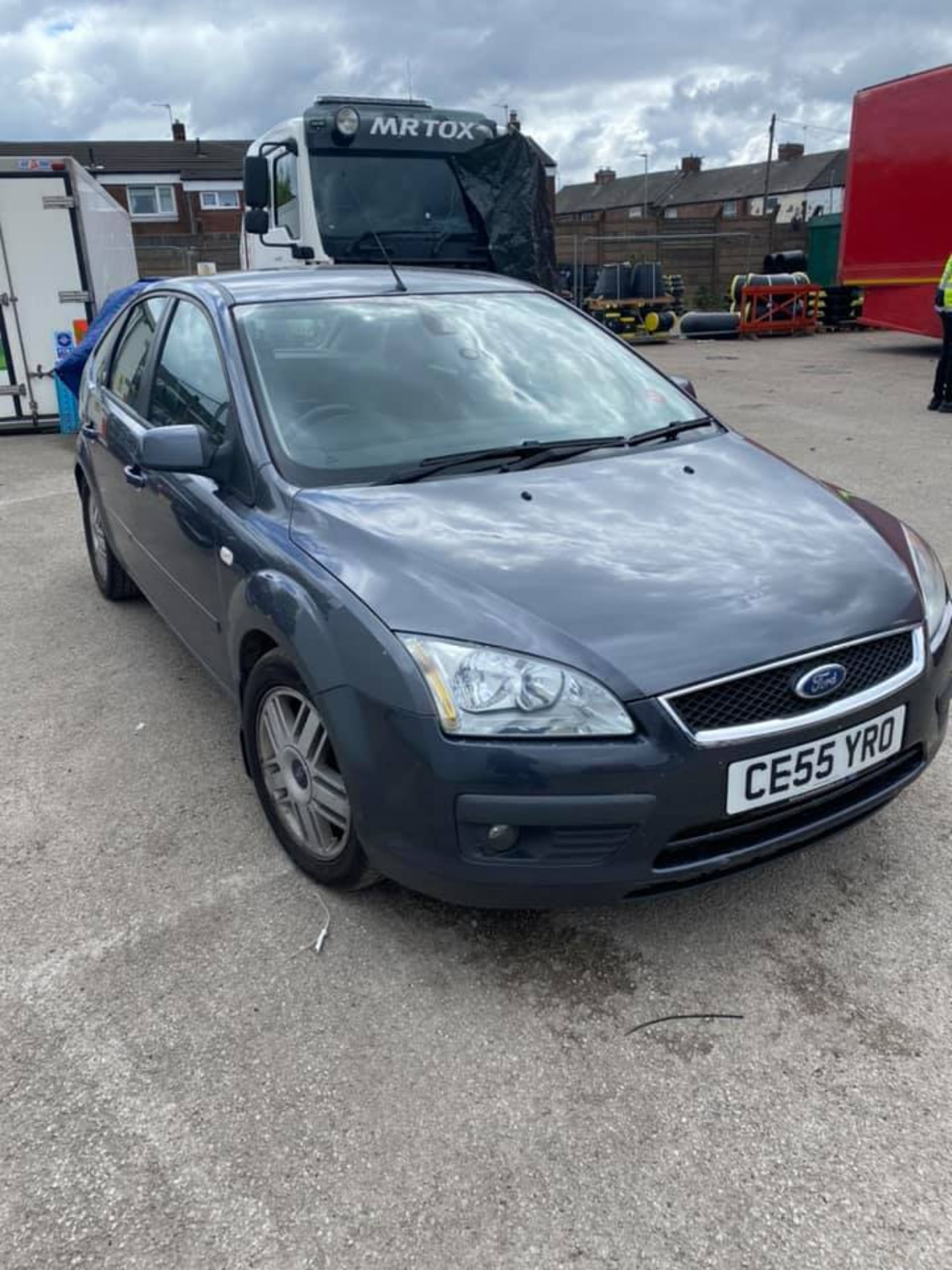 2005 FORD FOCUS HATCH BACK