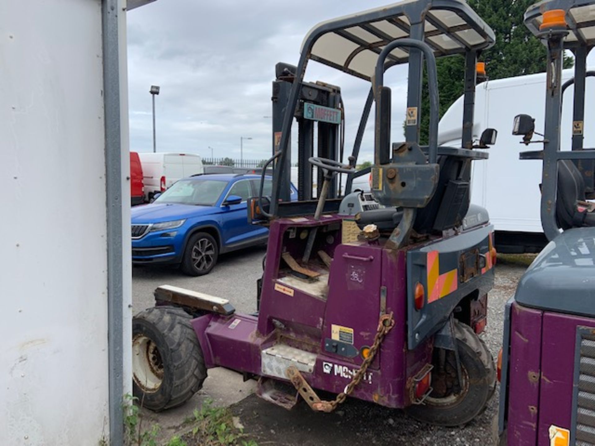 MOFFETT MOUNTY M8 ROUGH TERRAIN 2500KG FORKLIFT - Image 2 of 5