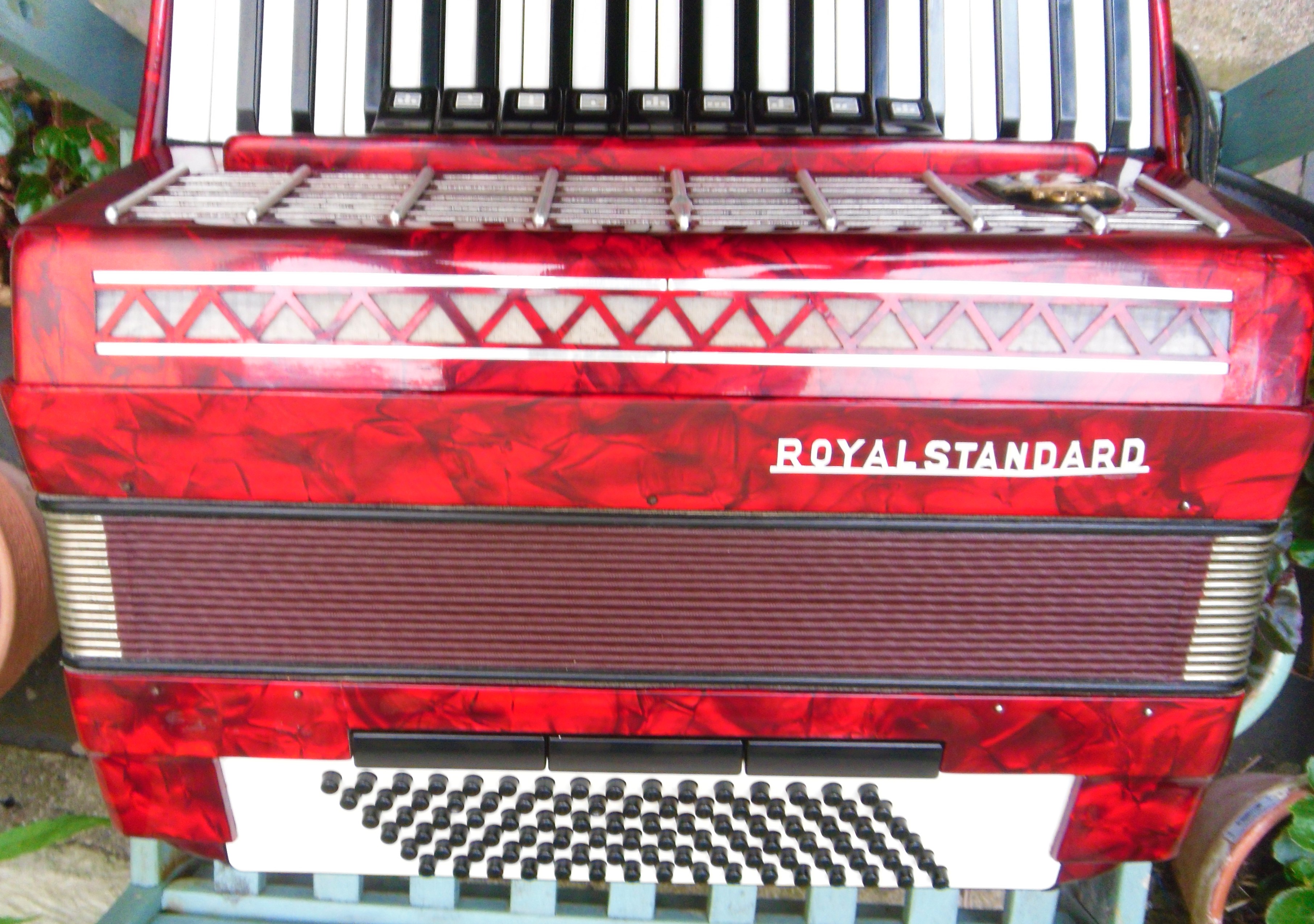 Piano Accordion Royal Standard 2063/110 46 MADE IN GERMAN DEMOCRATIC REPUBLIC - Image 2 of 7