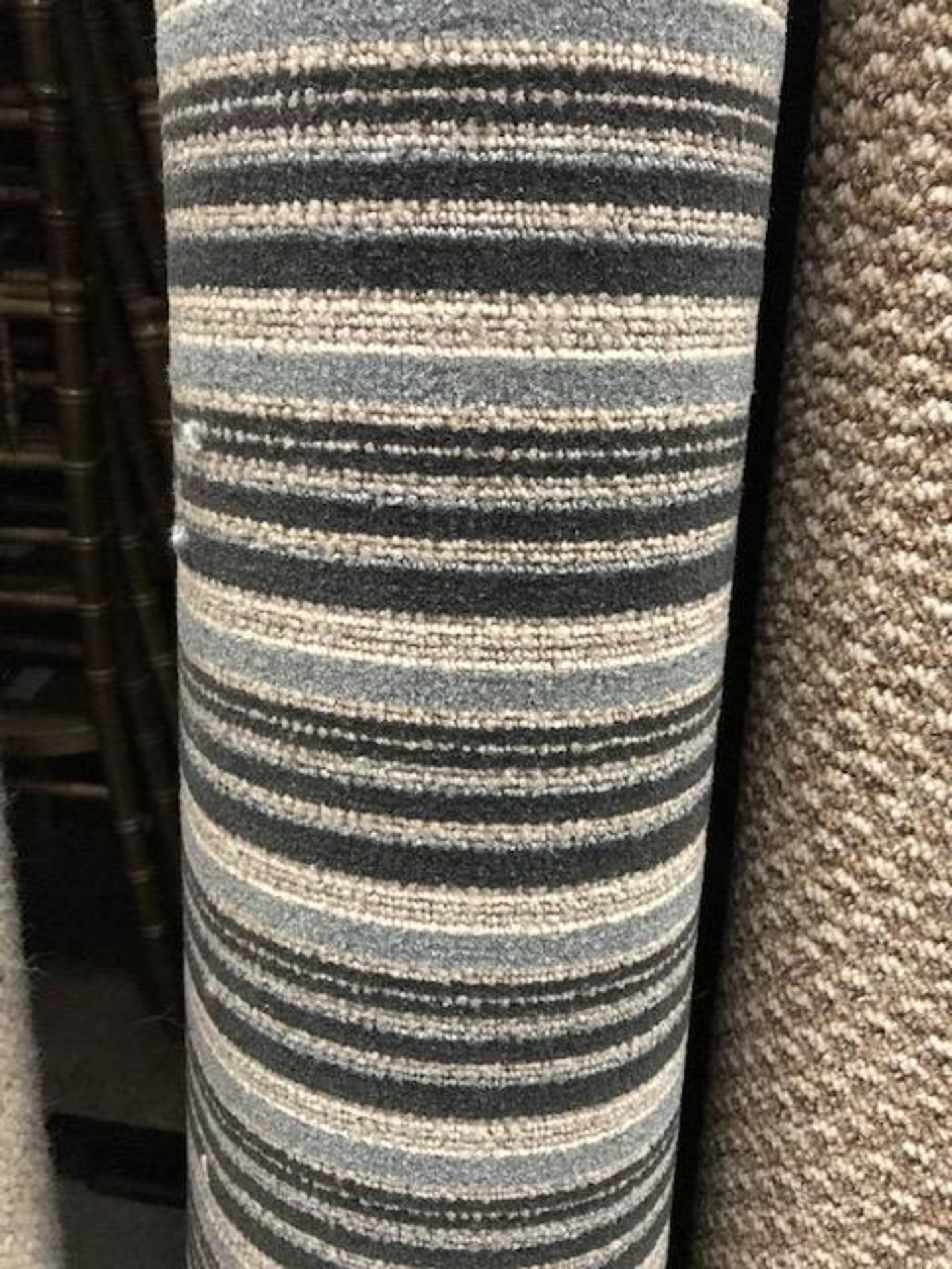 Blue Striped Carpet 2.6M X 4M - Image 3 of 3