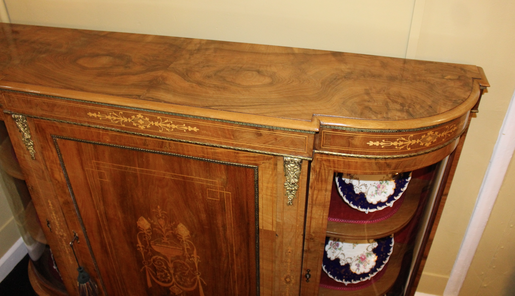 Fine 19th c. Figured Walnut Credenza c.1860 - Image 11 of 14