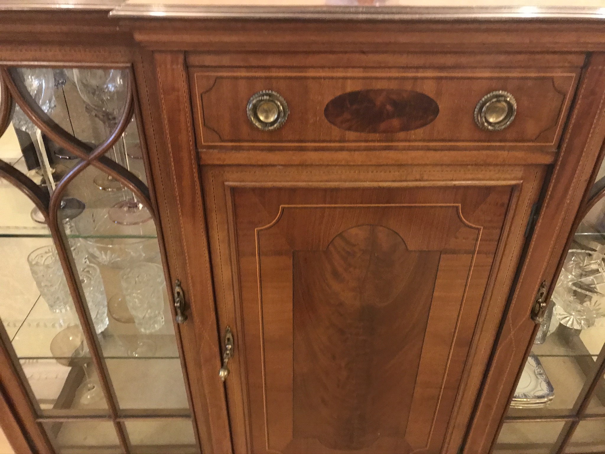 Edwardian Mahogany Inlaid Breakfront Display Cabinet - Image 5 of 14