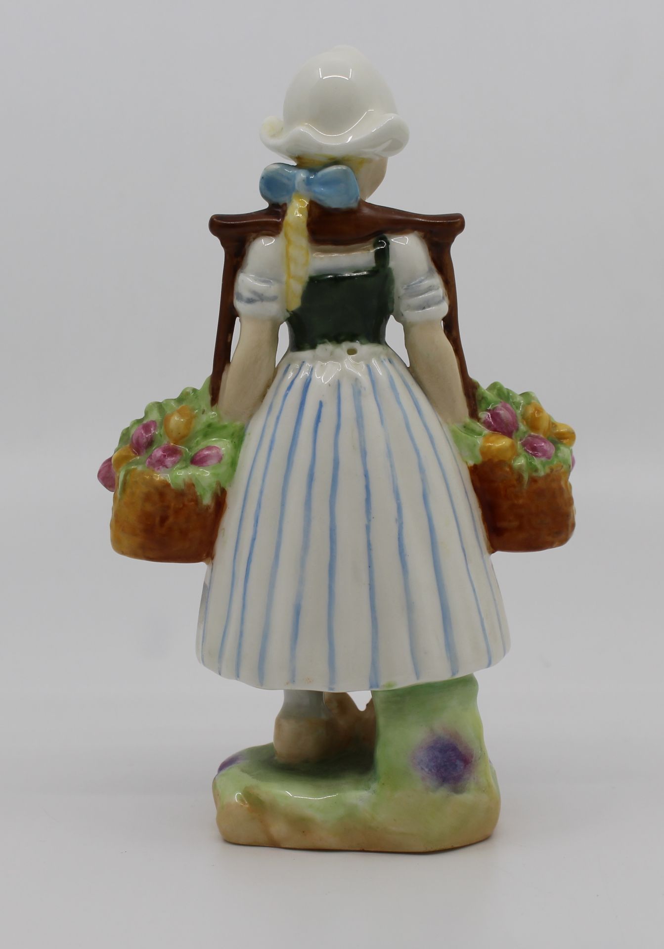 Royal Worcester Dutch Girl Figurine 2922 - Image 3 of 8