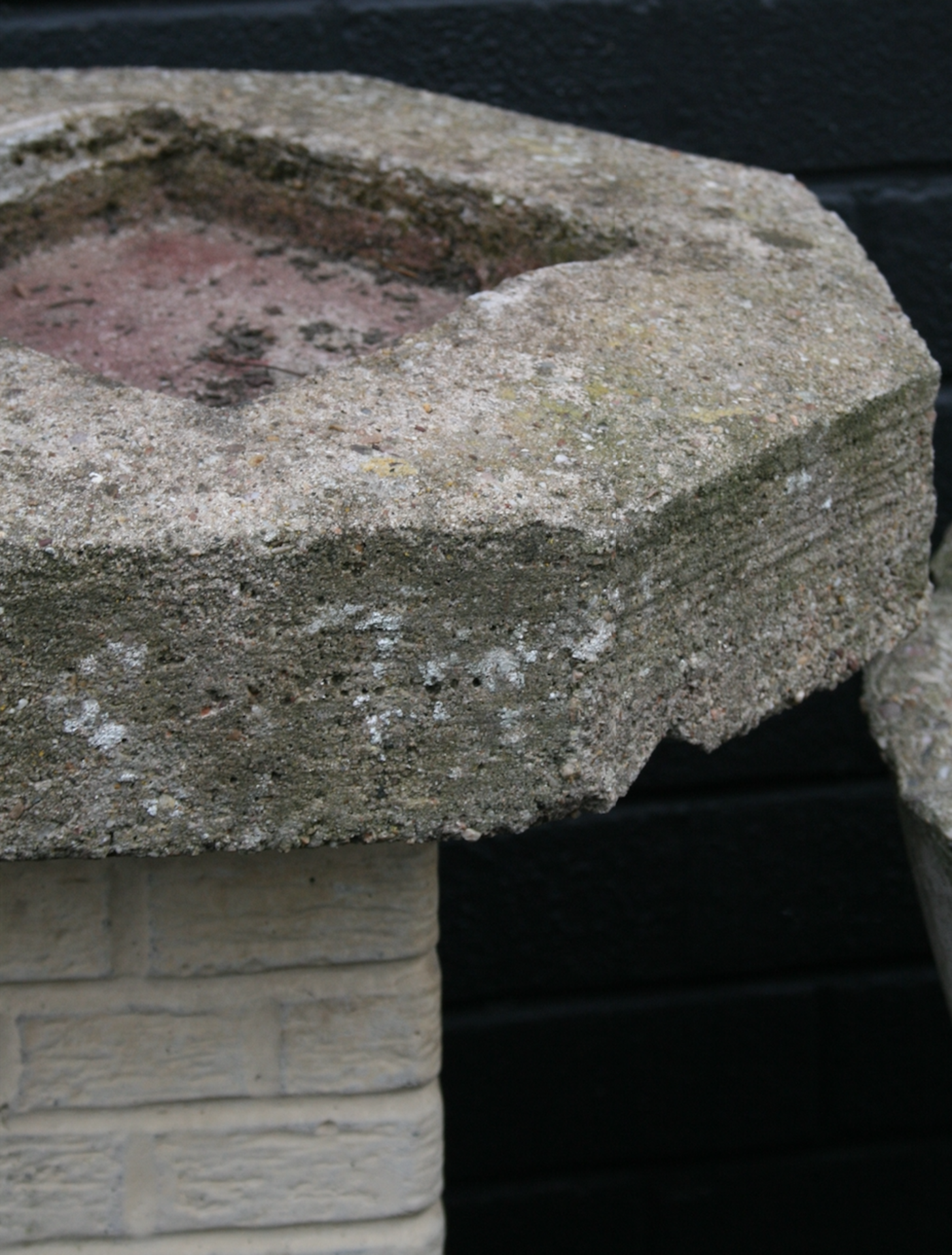 Modern Stone Composite Bird Bath - Image 3 of 6