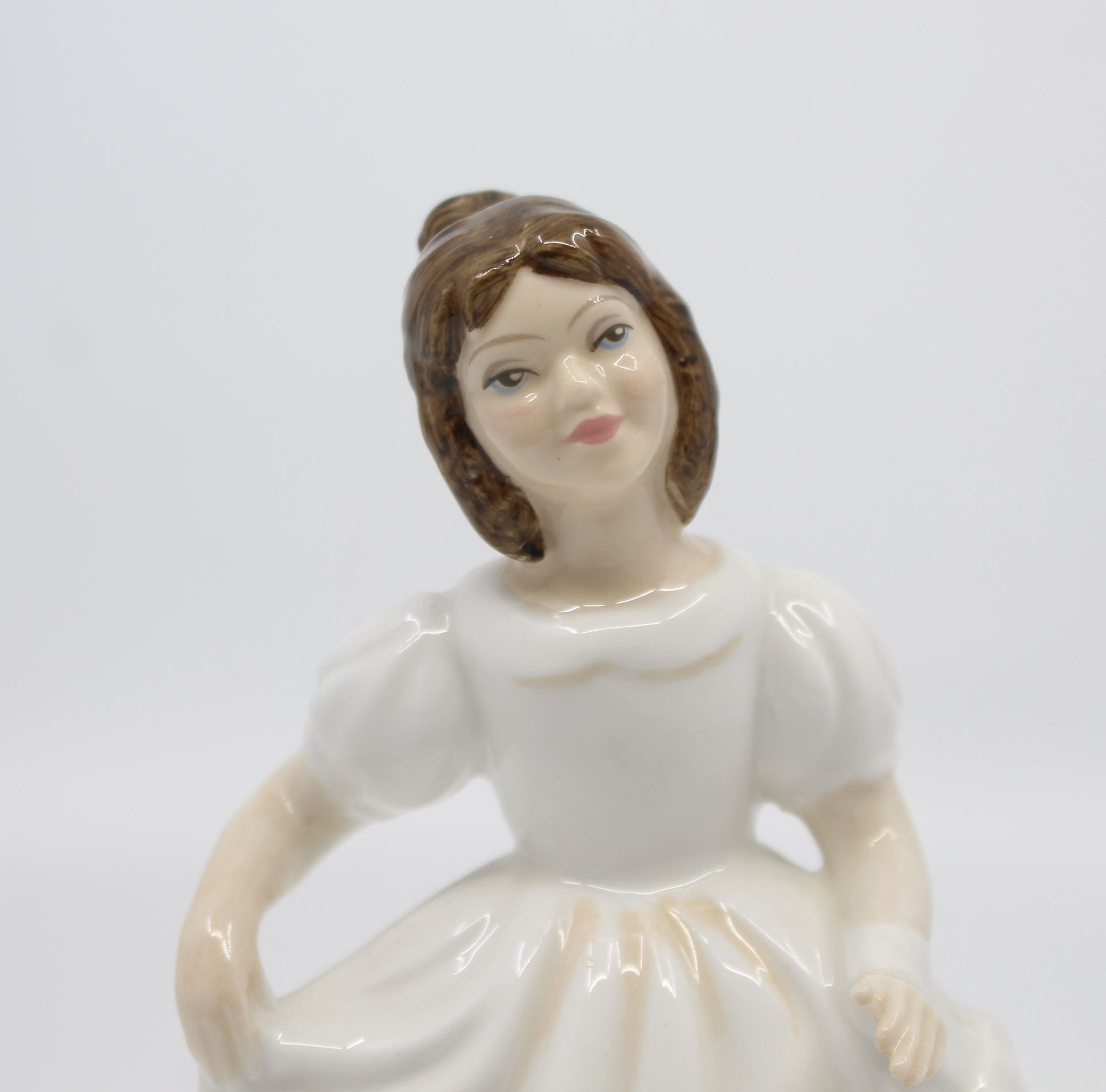 Royal Doulton Figurine Amanda HN 3635 - Image 4 of 6