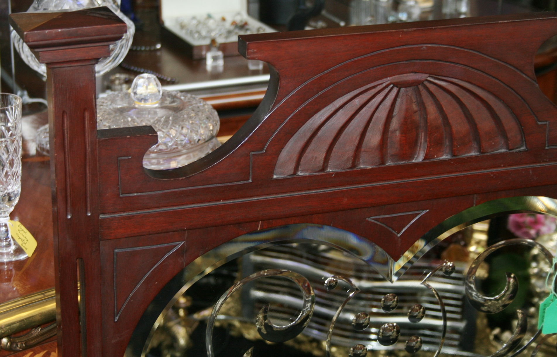 Edwardian Mahogany Engraved Mirrored Fire Screen - Image 4 of 7