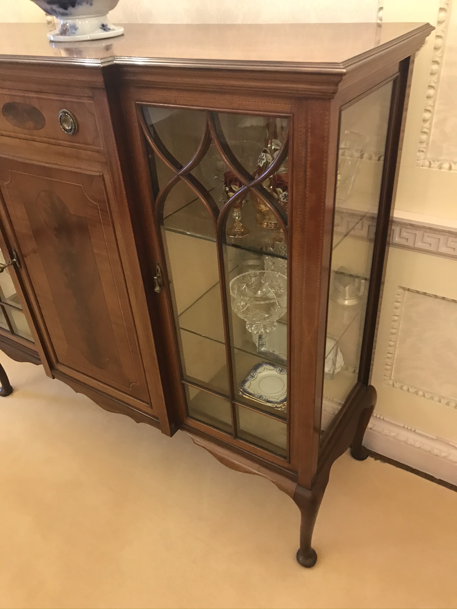 Edwardian Mahogany Inlaid Breakfront Display Cabinet - Image 7 of 14