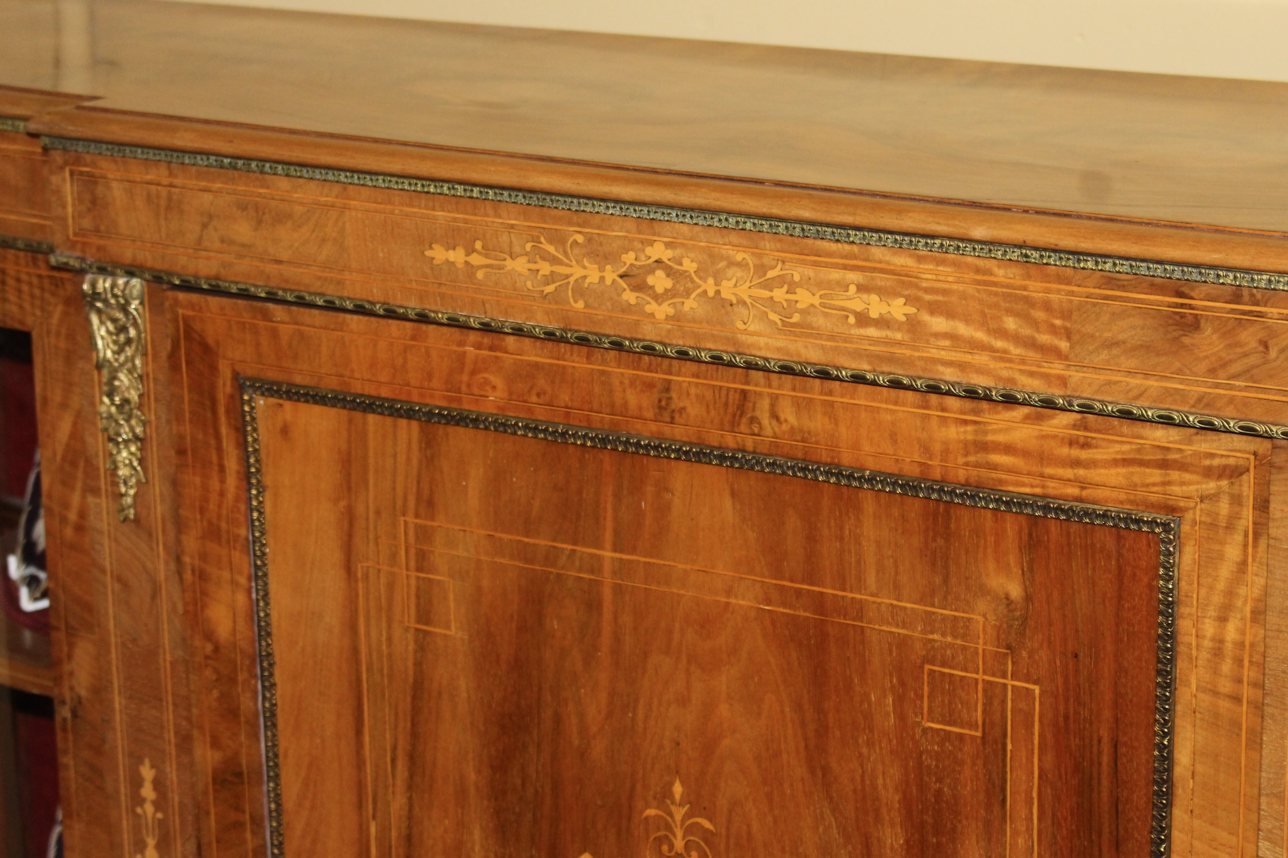 Fine 19th c. Figured Walnut Credenza c.1860 - Image 14 of 14