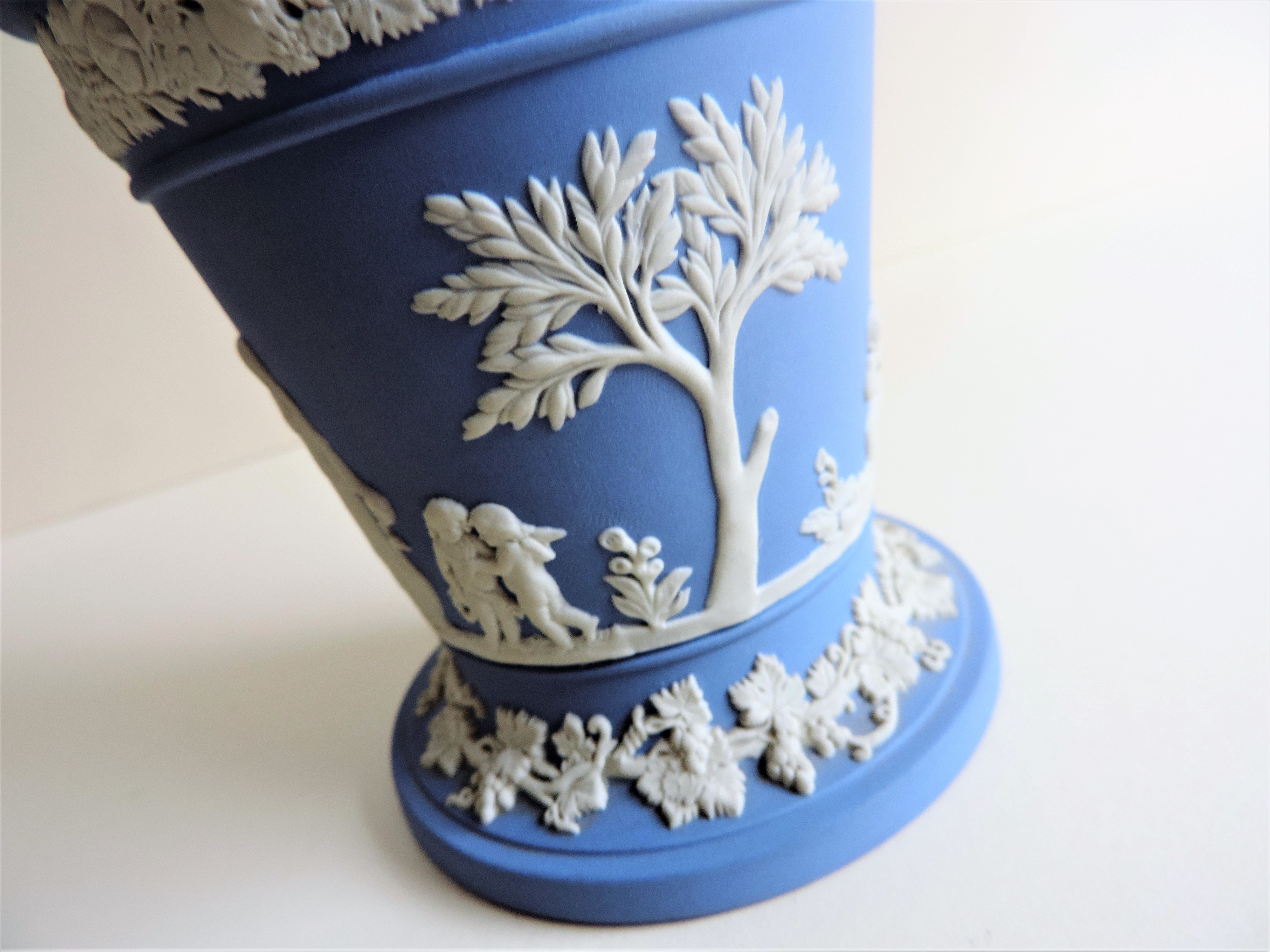 Large Wedgwood Jasperware Trumpet Vase - Image 7 of 10