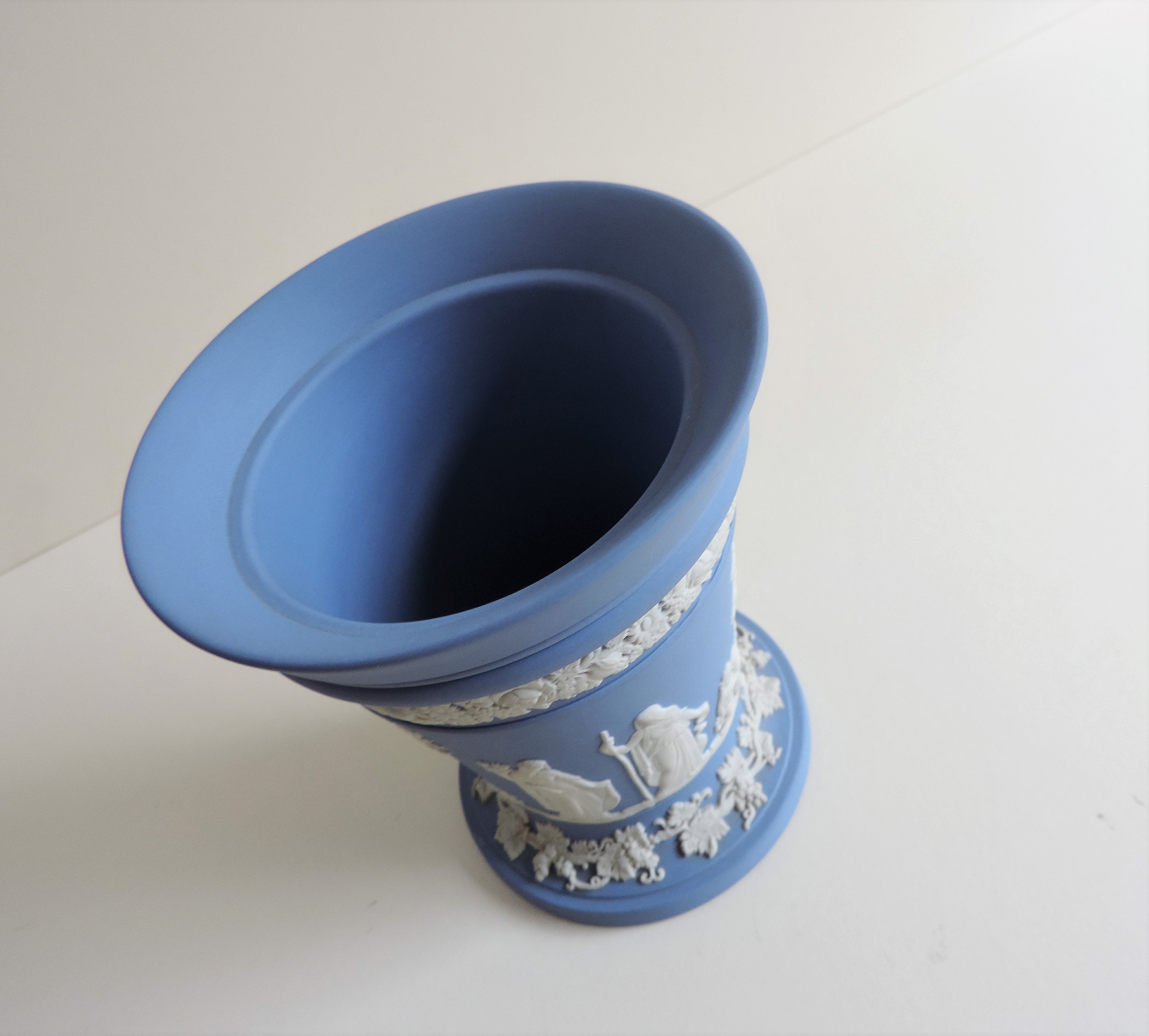 Large Wedgwood Jasperware Trumpet Vase - Image 6 of 10
