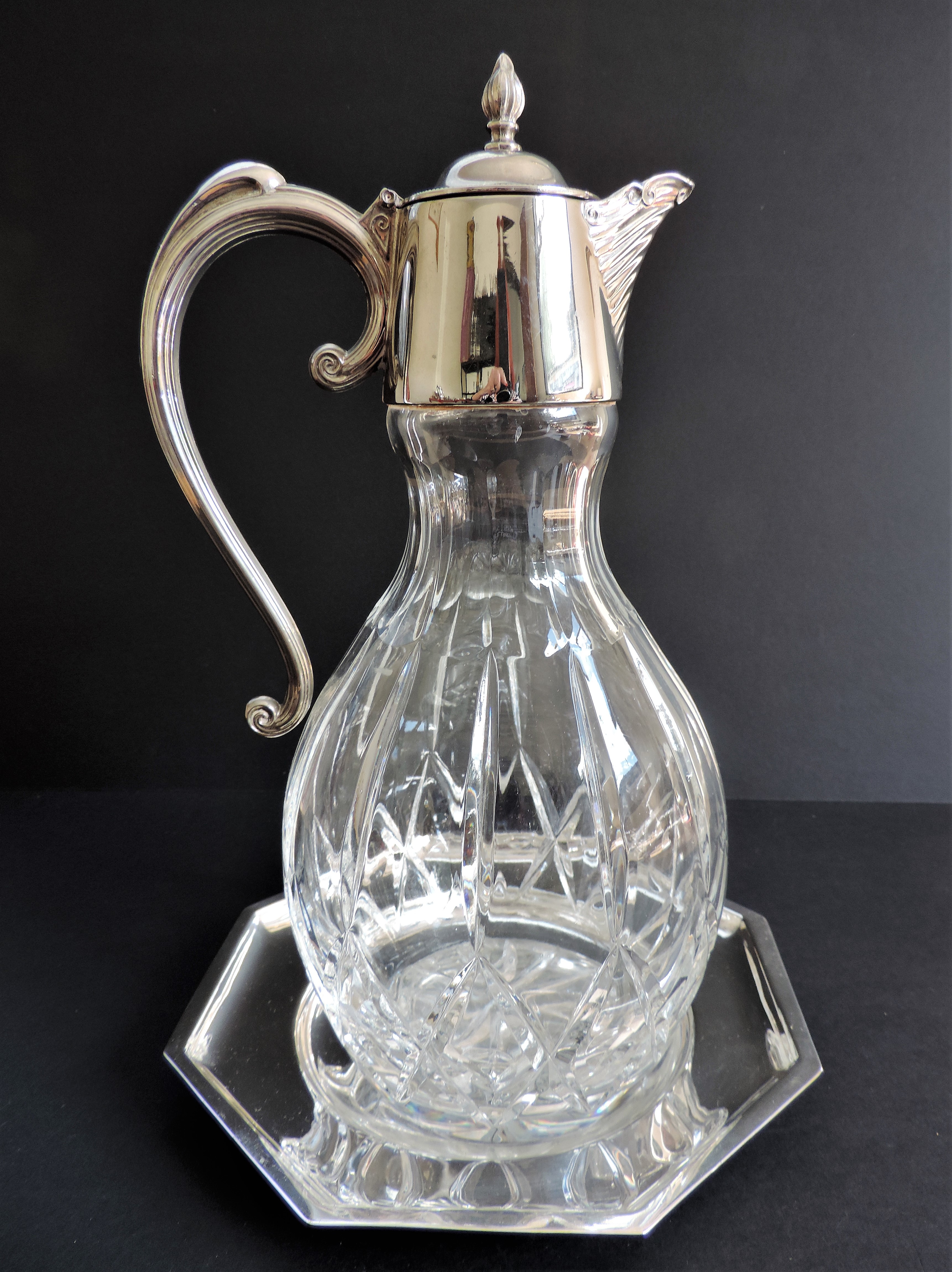 Large Vintage 3 Pint Capacity Silver Plate Decanter - Image 7 of 9