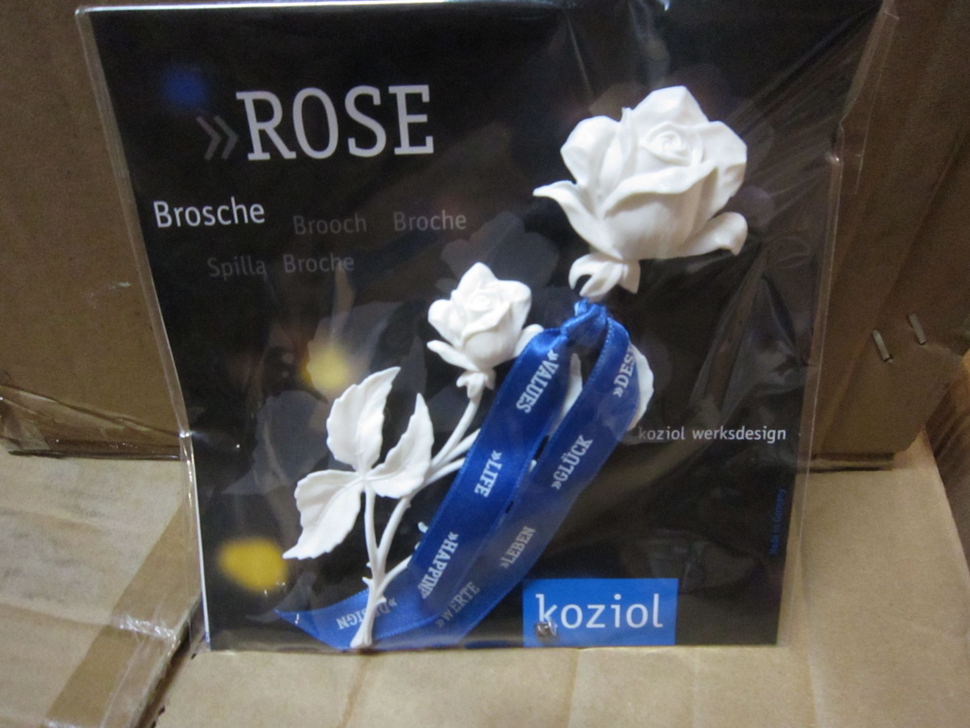 1000pcs Koziol Rose brooch - Designer German Gift novelty item , possible assorted colours/ or just - Image 2 of 3