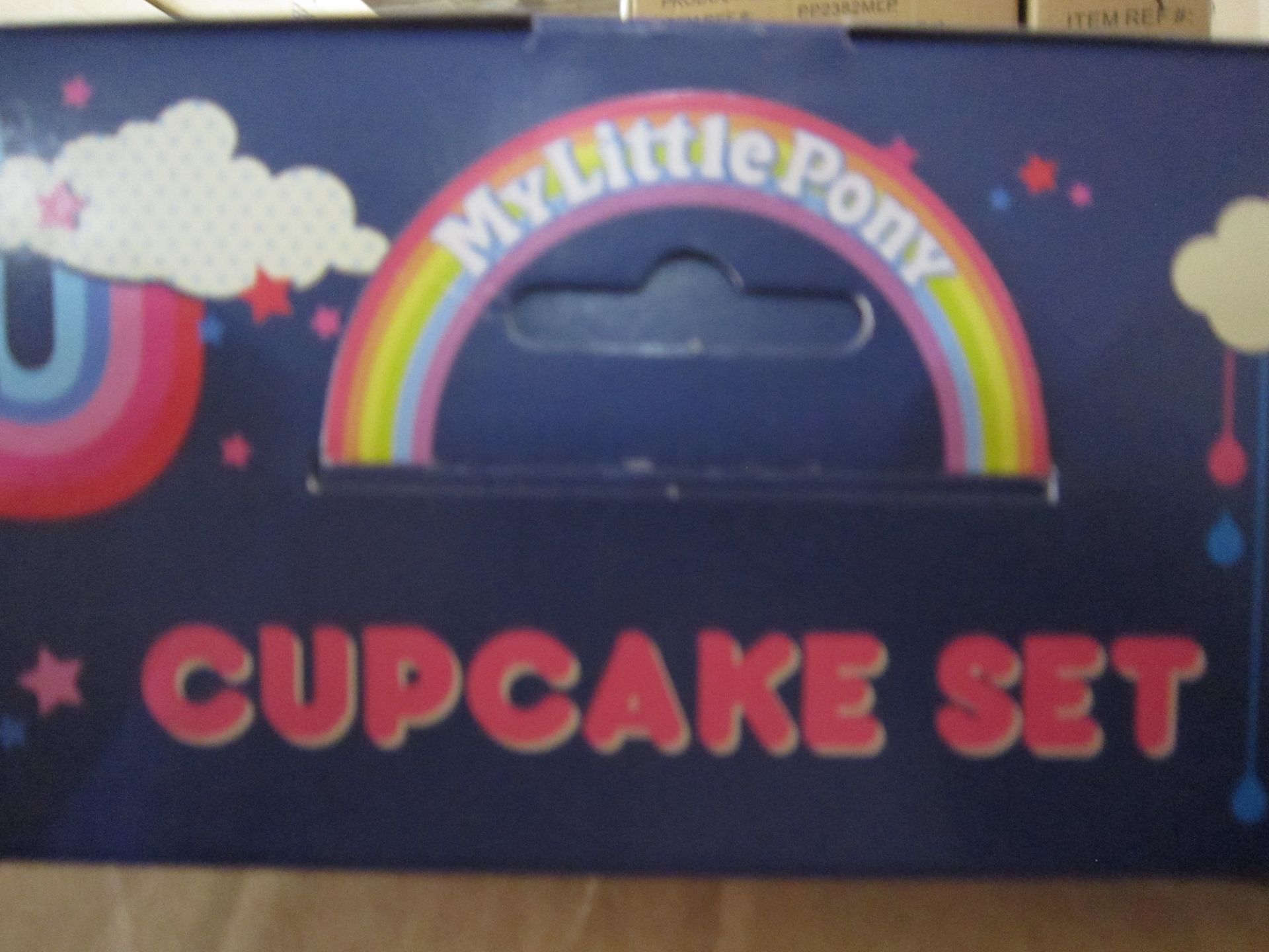 100pcs Brand new and sealed paladone My little pony Official Licensed cupcake kit RRP £4.99 - 100p