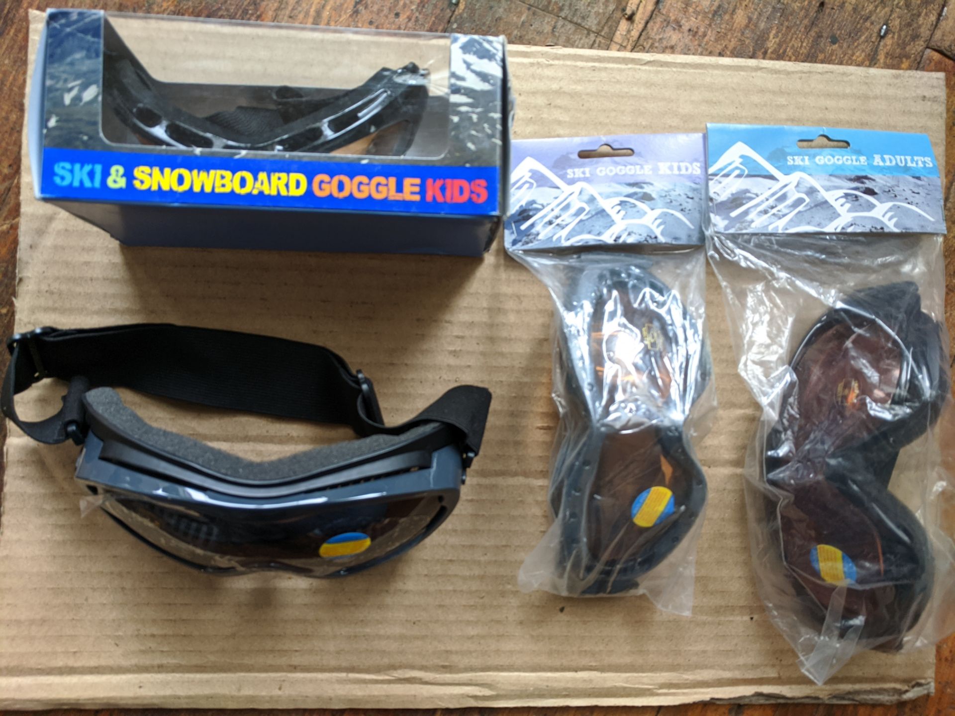 100pcs - Assorted Style and design Ski Goggles - assorted packaging / loose / poly bag - brand new -