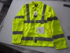 10 x Hi visibility yellow jackets in size L in original packaging (12e )