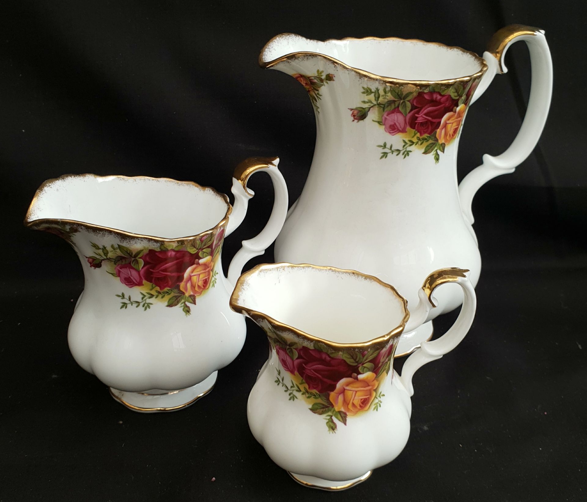 Vintage Royal Albert Old Country Rose 3 Graduated Jugs