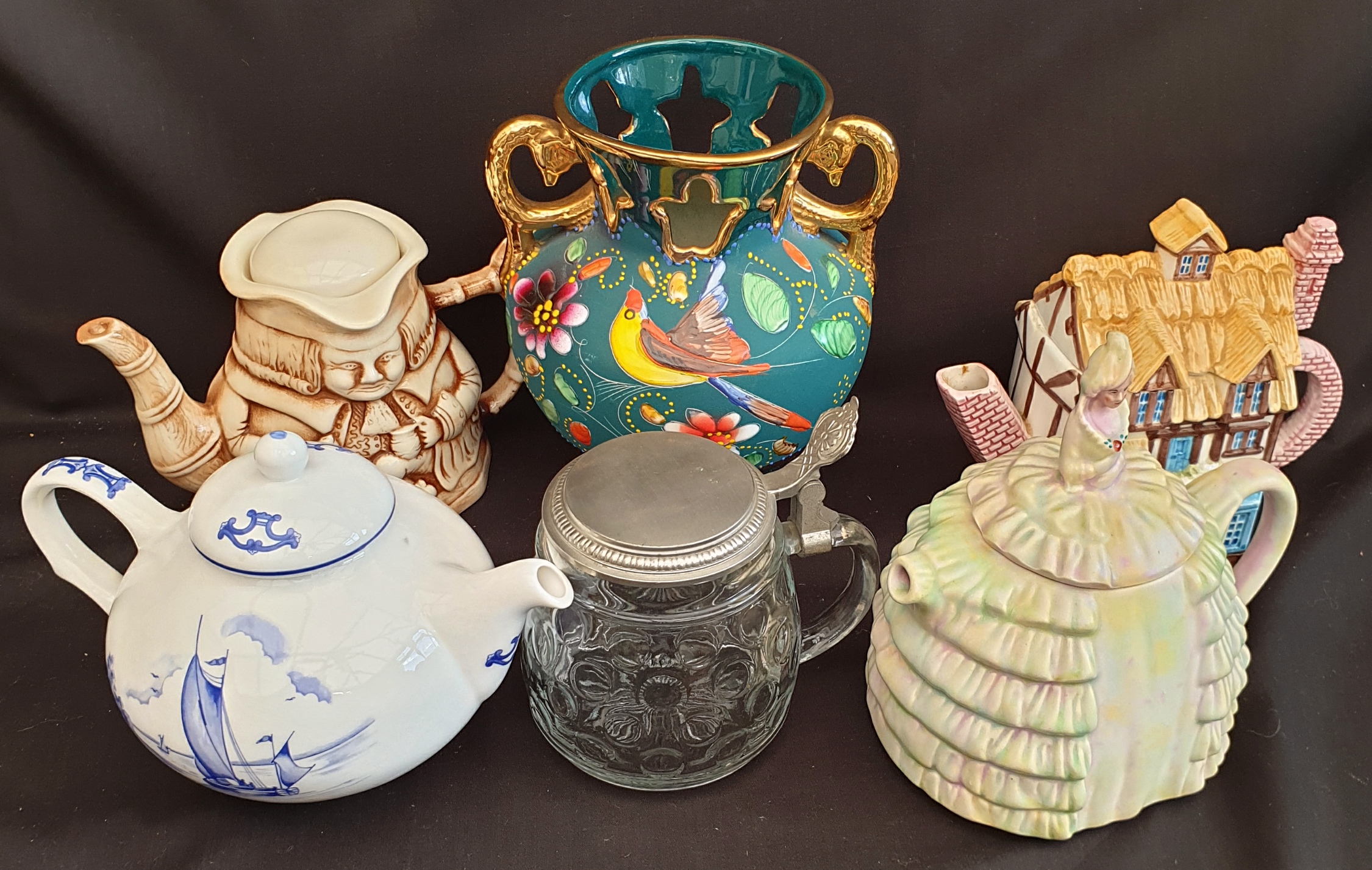 Vintage Parcel of Ceramics Includes Novelty Tea Pots