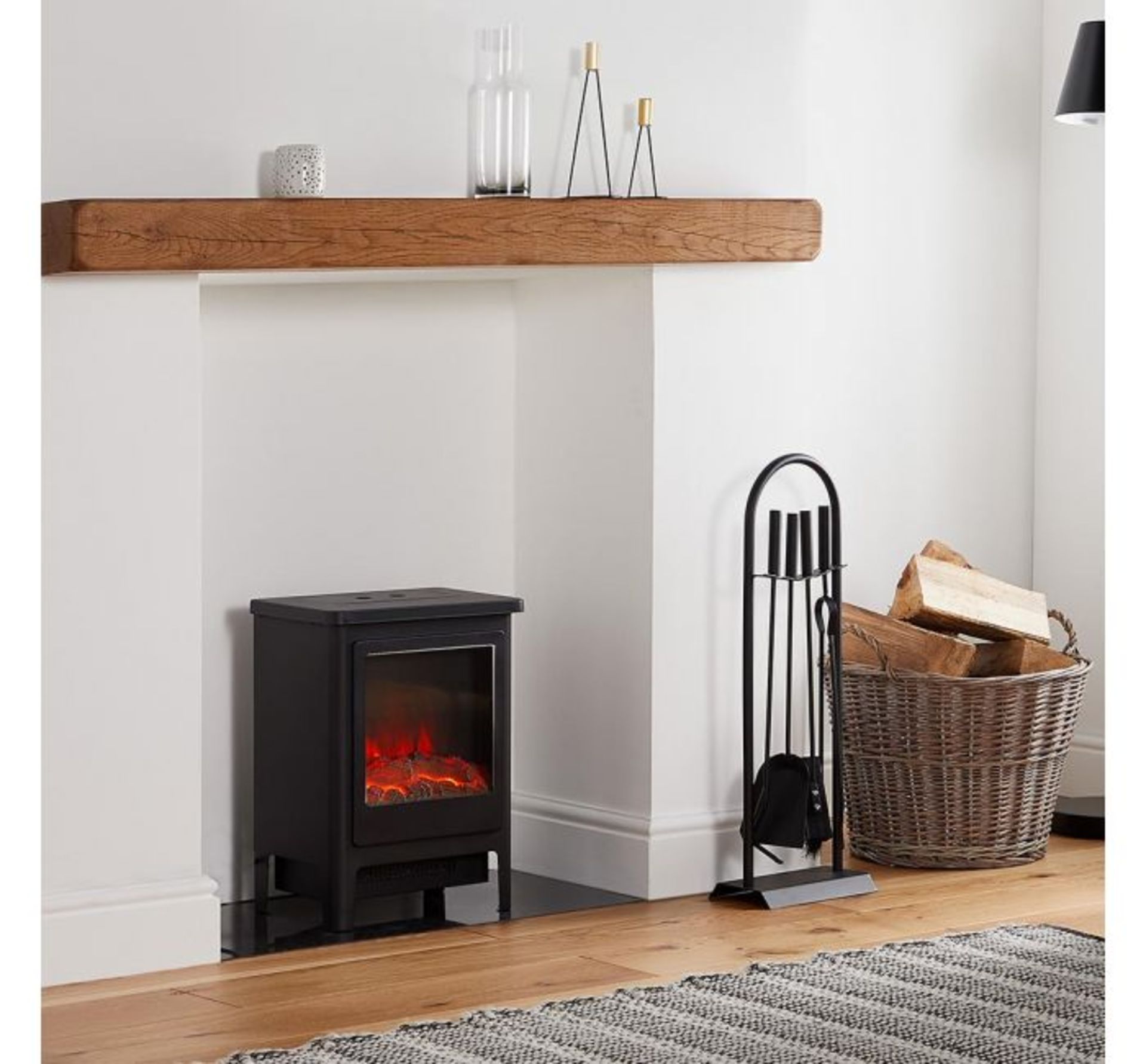 (K13) 1900W Contemporary Stove Heater The large window displays a realistic LED log fire Fea...