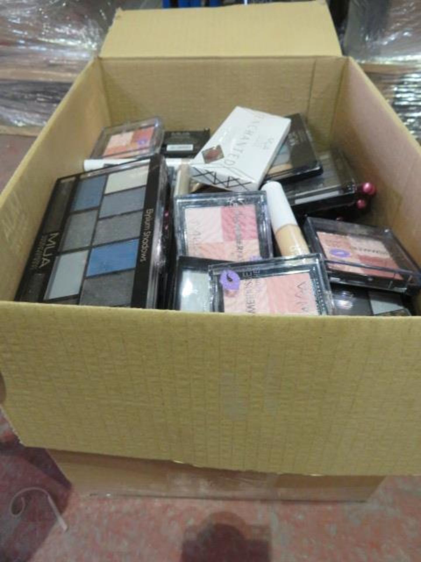 Circa. 200 items of various new make up acadamy make up to include: shimmer kisses blusher, lux... - Image 2 of 2