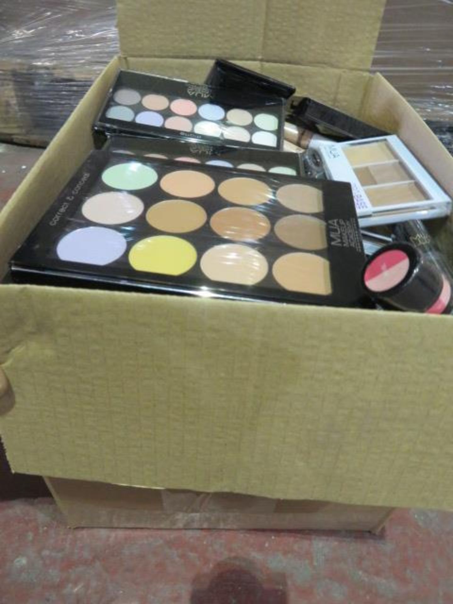 Circa. 200 items of various new make up acadamy make up to include: correct and conceal 12 piec... - Image 2 of 2