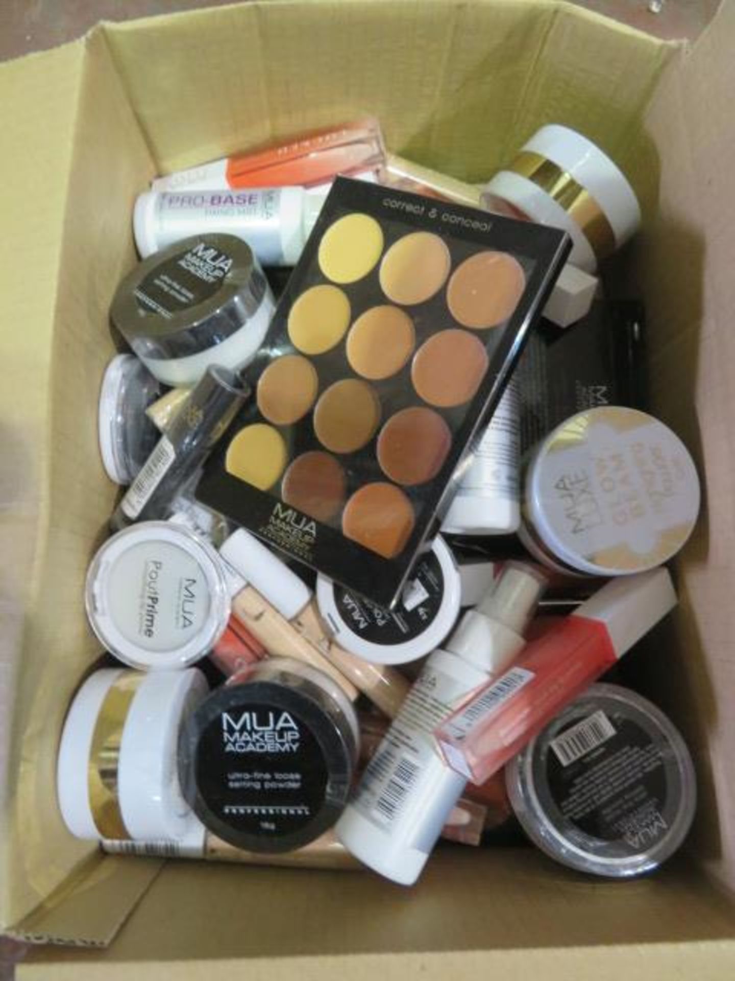 Circa. 200 items of various new make up acadamy make up to include: correct and conceal palette...
