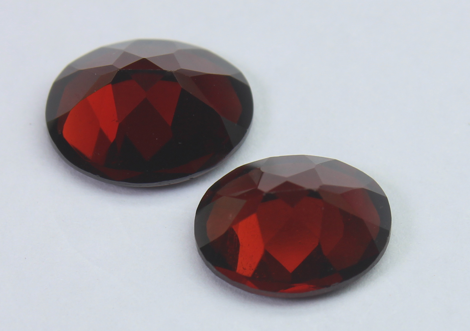 Set of two red Garnet, 3.82 & 3.17 Ct - Image 3 of 4