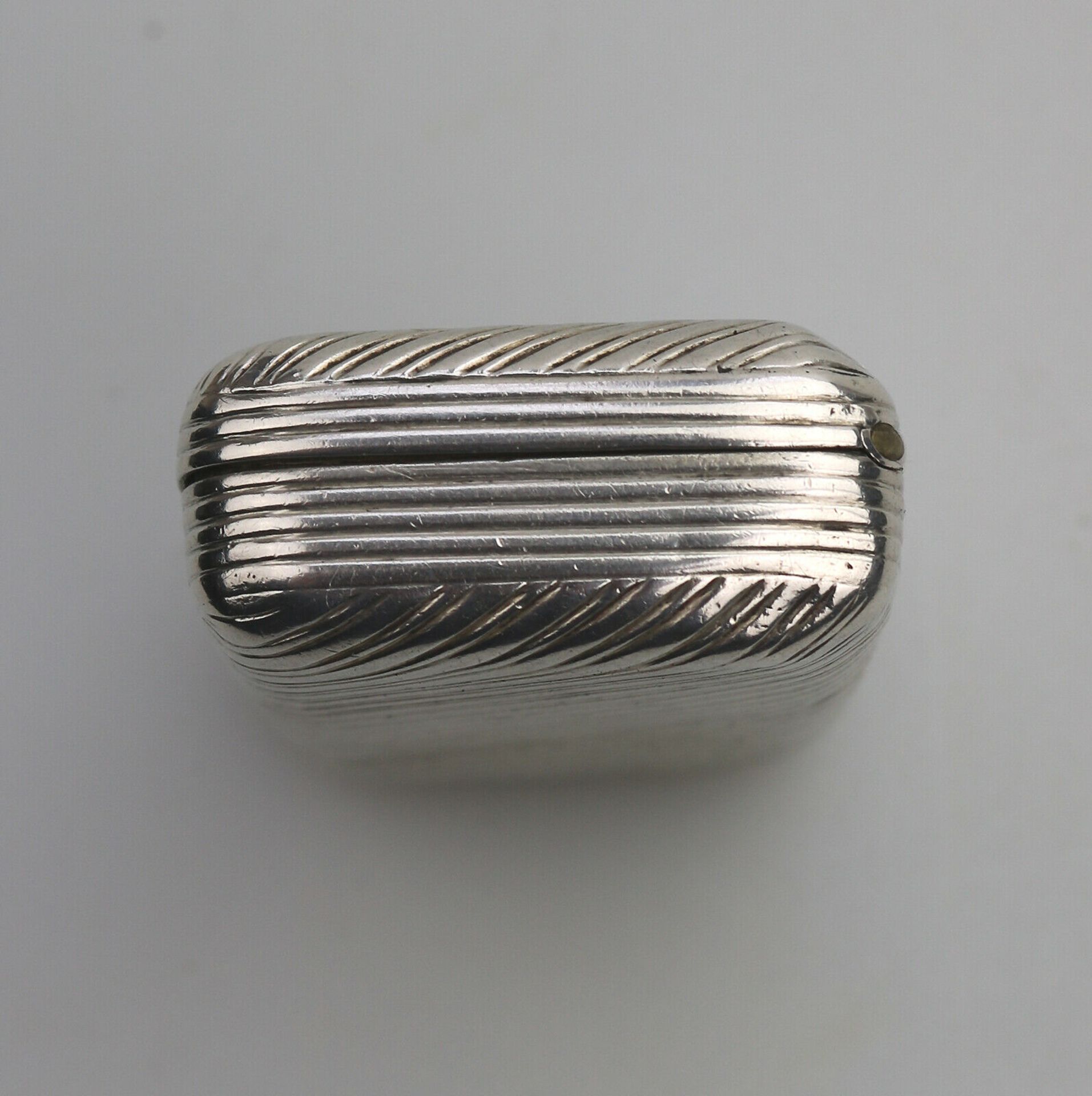 A good French solid silver reeded rectangular Snuff Box C.1830 - Image 8 of 10