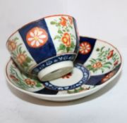 A porcelain 1st Period Worcester Queen's pattern Tea Bowl & Saucer C.1770