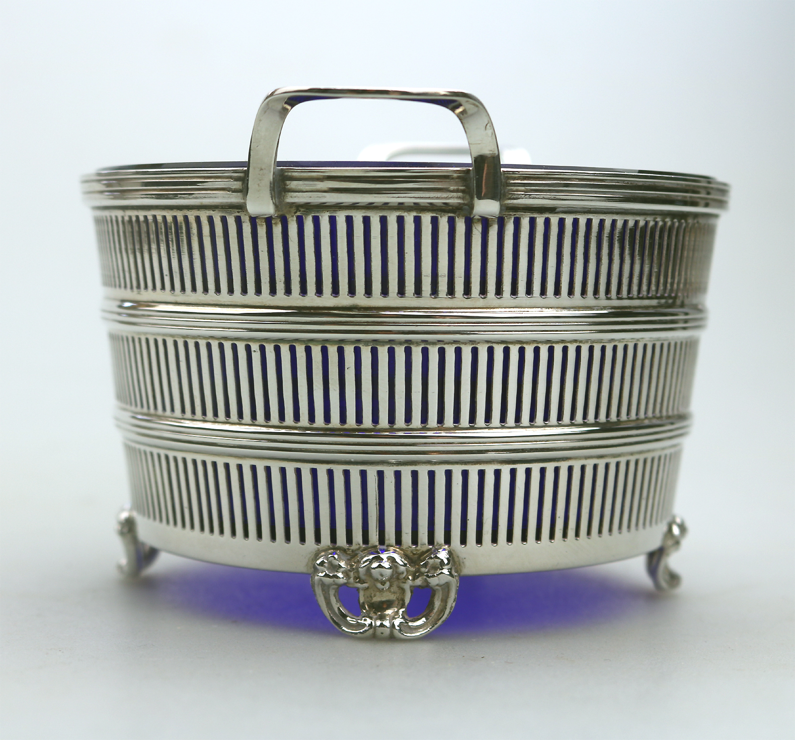 A good Mappin & Webb solid silver novelty Bowl / Butter Dish C.1937 - Image 3 of 8