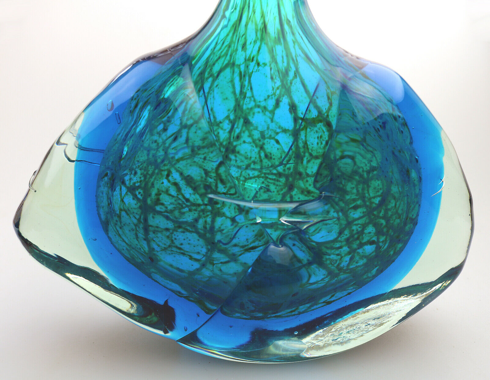 A large Maltese Mdina Art Glass Fish / Axe Head Vase C.1978 - Image 3 of 11