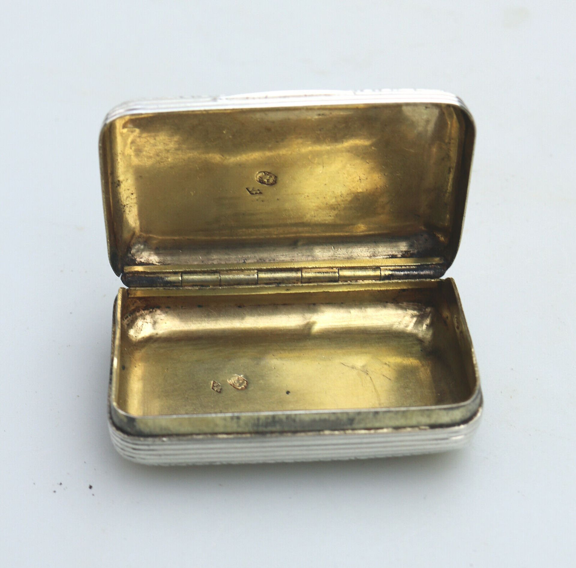 A good French solid silver reeded rectangular Snuff Box C.1830 - Image 3 of 10