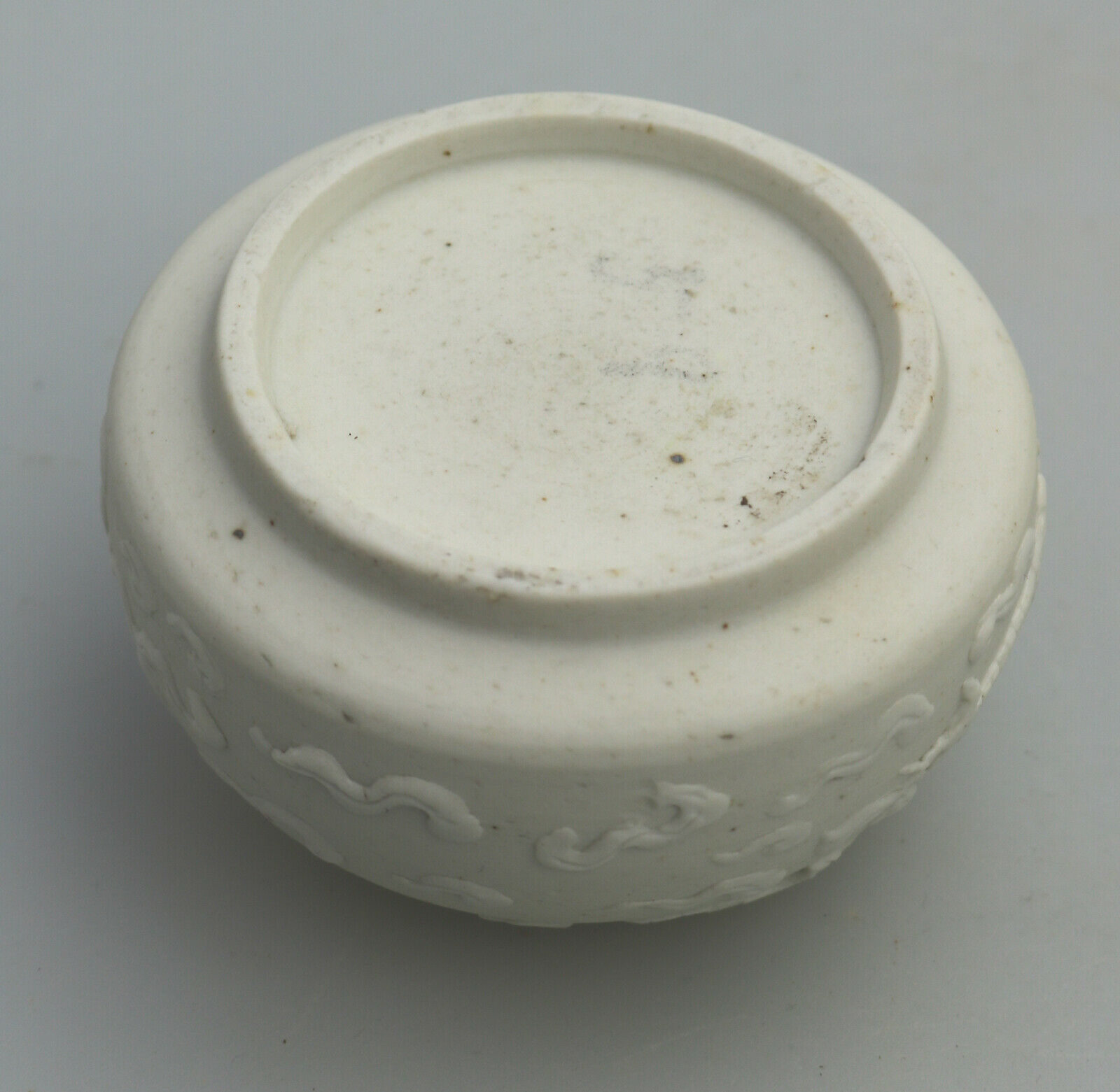 A very fine Chinese biscuit porcelain Brush Washer ExWikramaratna Collection C.19thC - Image 6 of 6