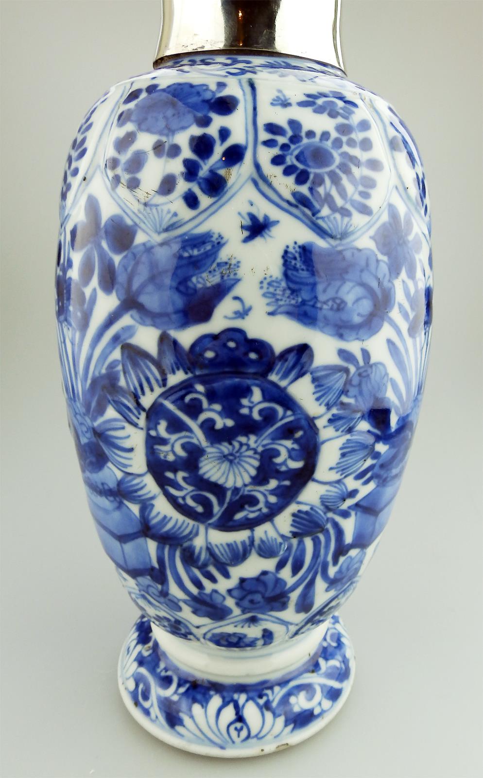 A very fine Chinese porcelain hand painted Vase C.17thC - Image 2 of 10