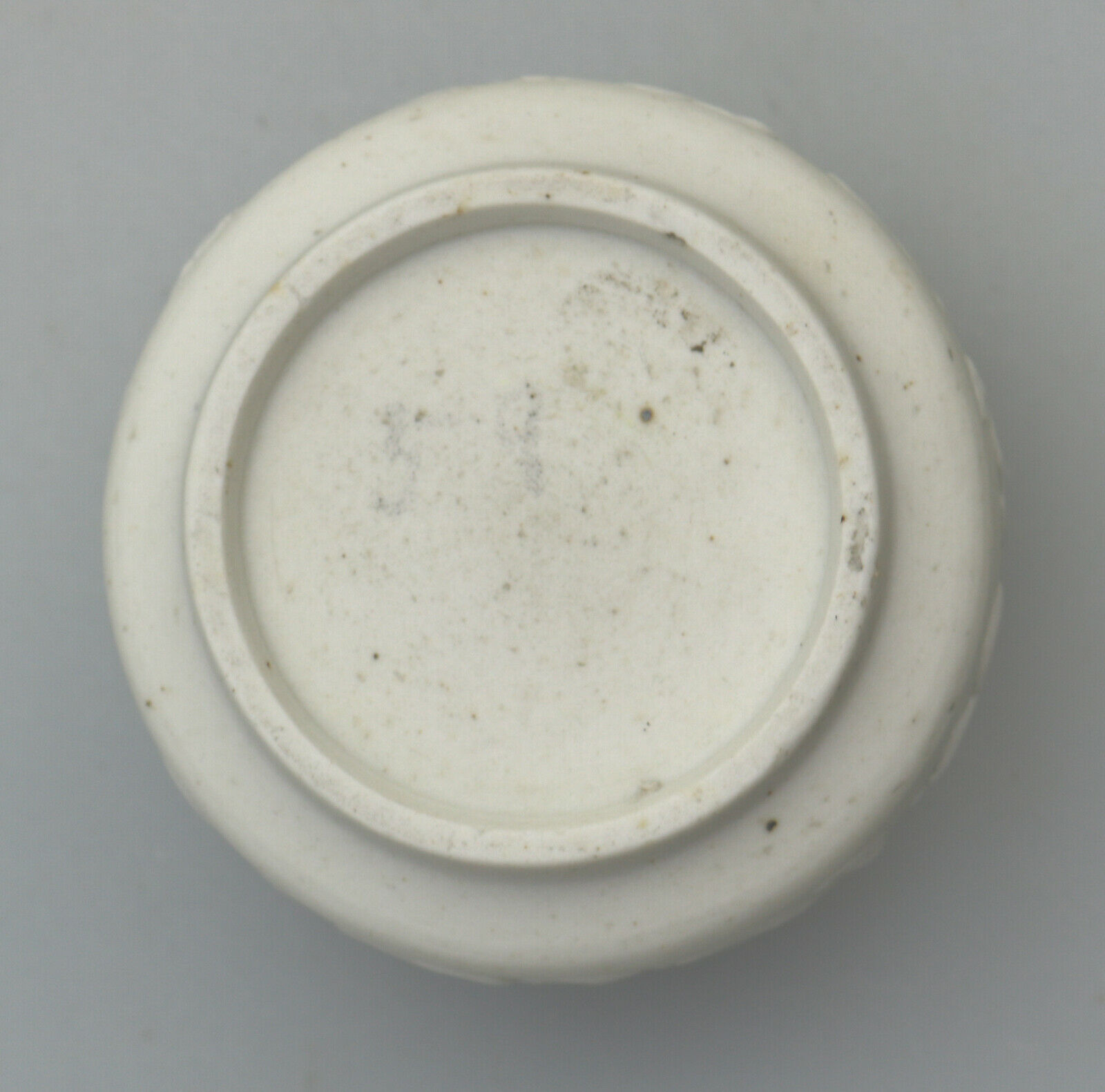 A very fine Chinese biscuit porcelain Brush Washer ExWikramaratna Collection C.19thC - Image 5 of 6