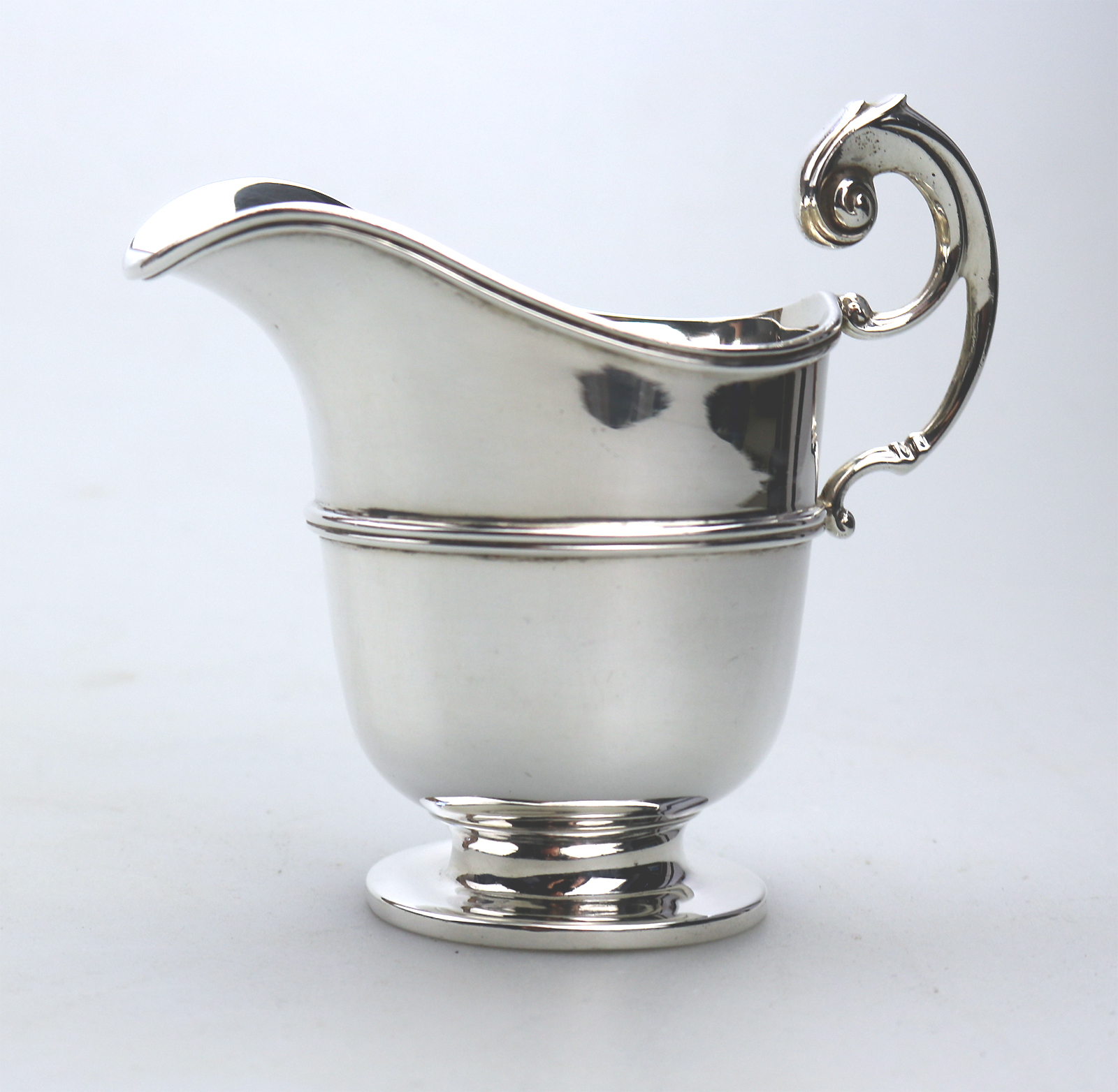 A Scottish solid silver helmet shaped Jug by Brook & Son C.1899 - Image 2 of 6