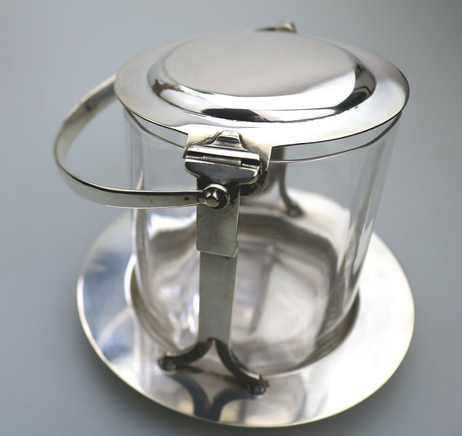 An Art Deco Novelty Silver Plate automatic opening Biscuit Jar by Hukin & Heath C.1920 - Image 7 of 9