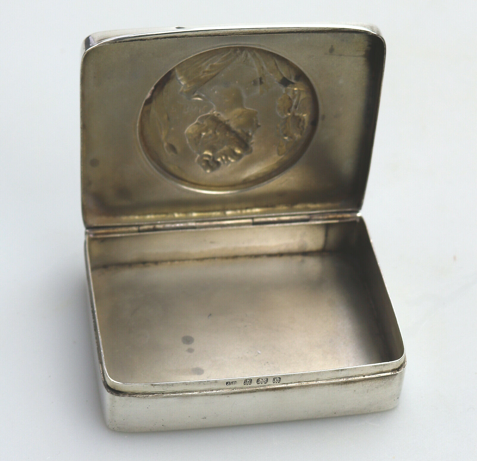 A fabulous Art Nouveau solid silver Snuff Box with Maiden C.1902 - Image 6 of 8