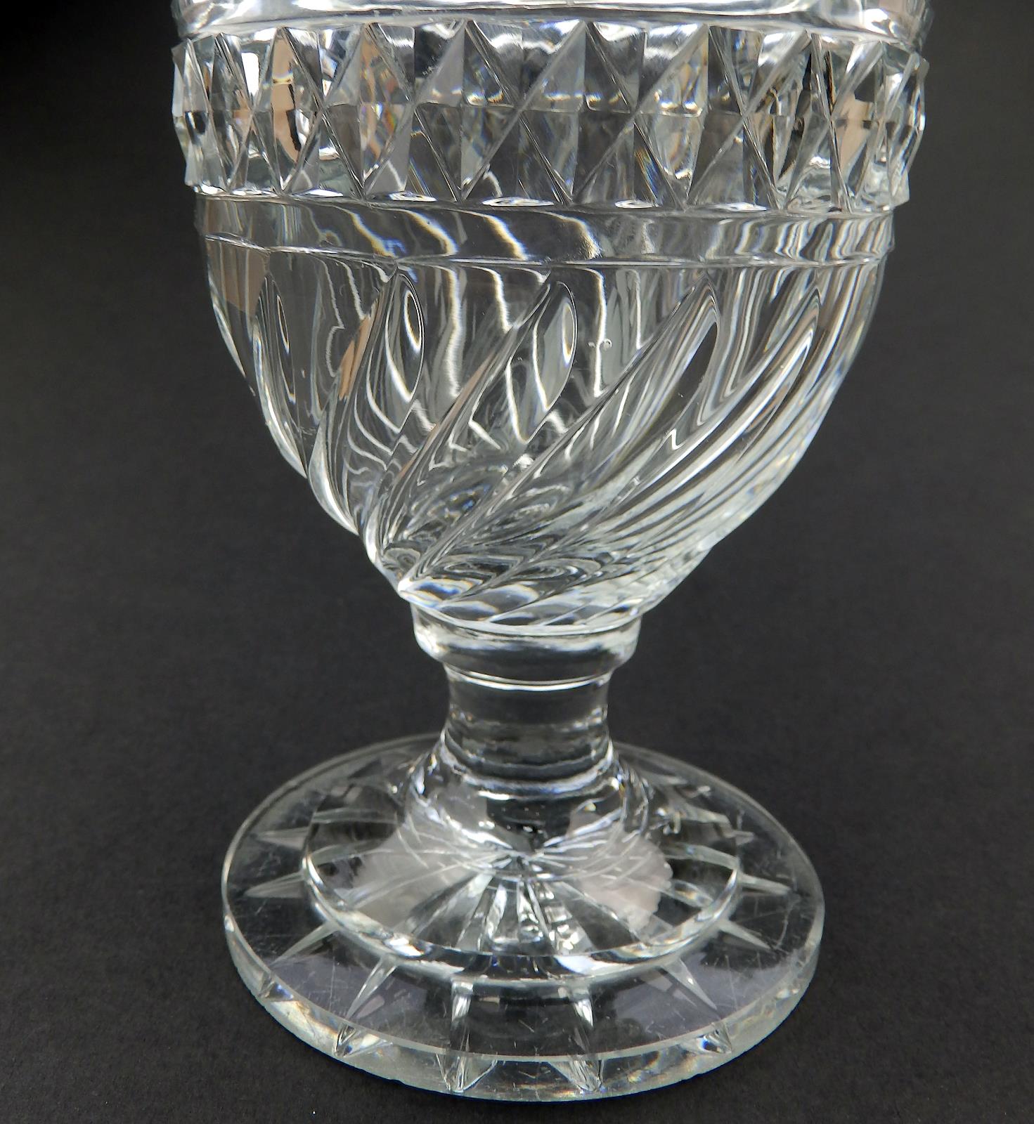 A fine lidded Anglo / Irish cut glass lidded Vase C.19thC - Image 6 of 10