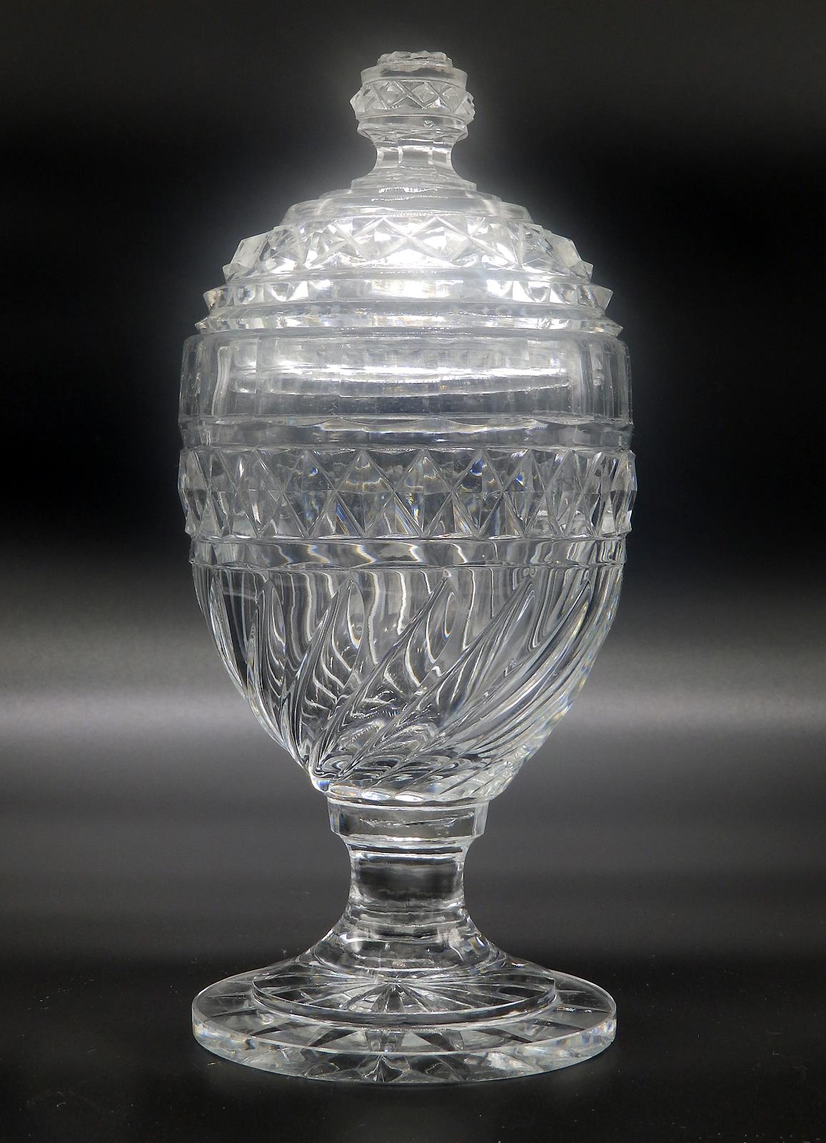 A fine lidded Anglo / Irish cut glass lidded Vase C.19thC - Image 9 of 10