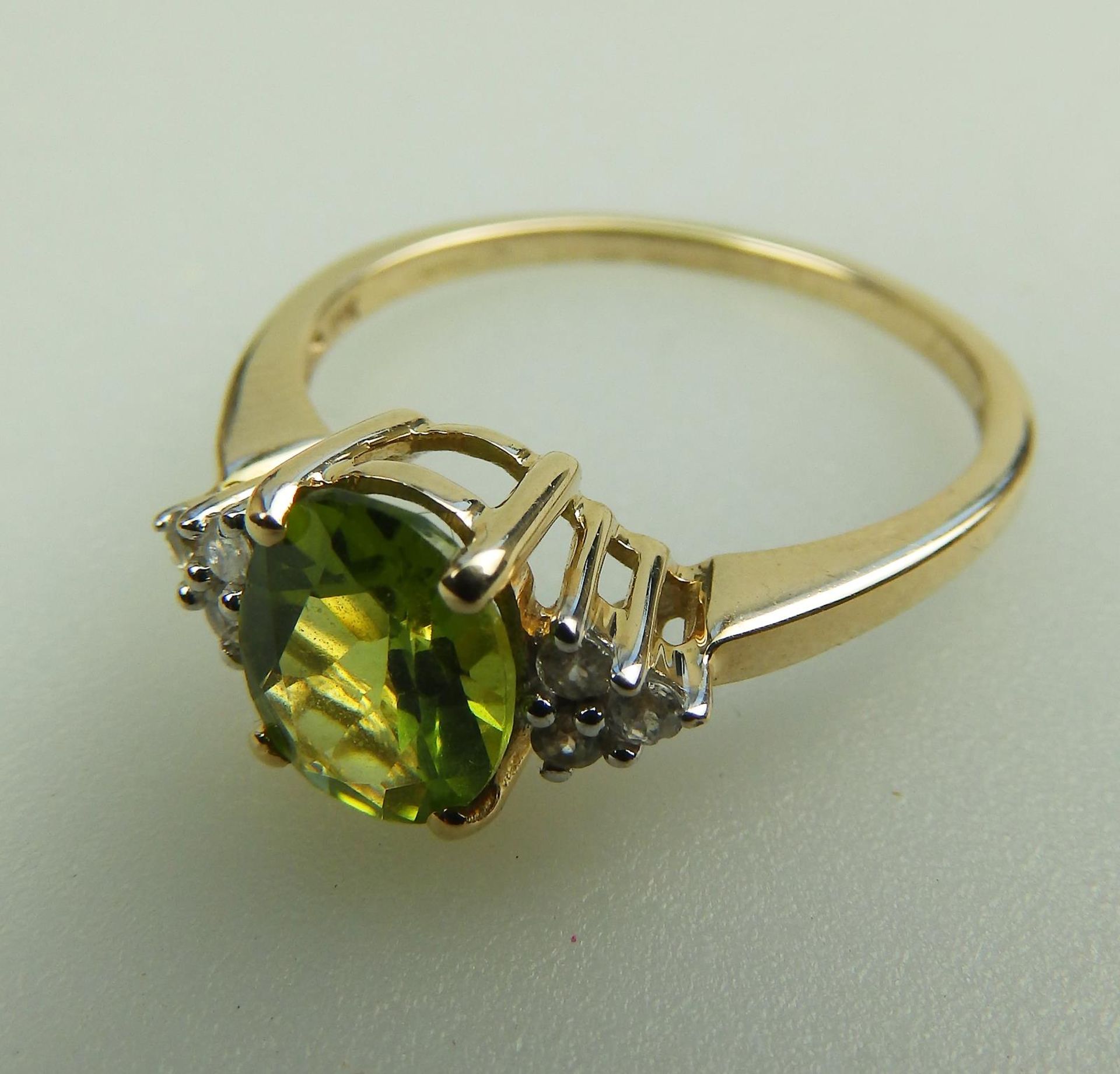 A 9ct gold, peridot and Diamond 7 stone Ring, boxed - Image 4 of 6