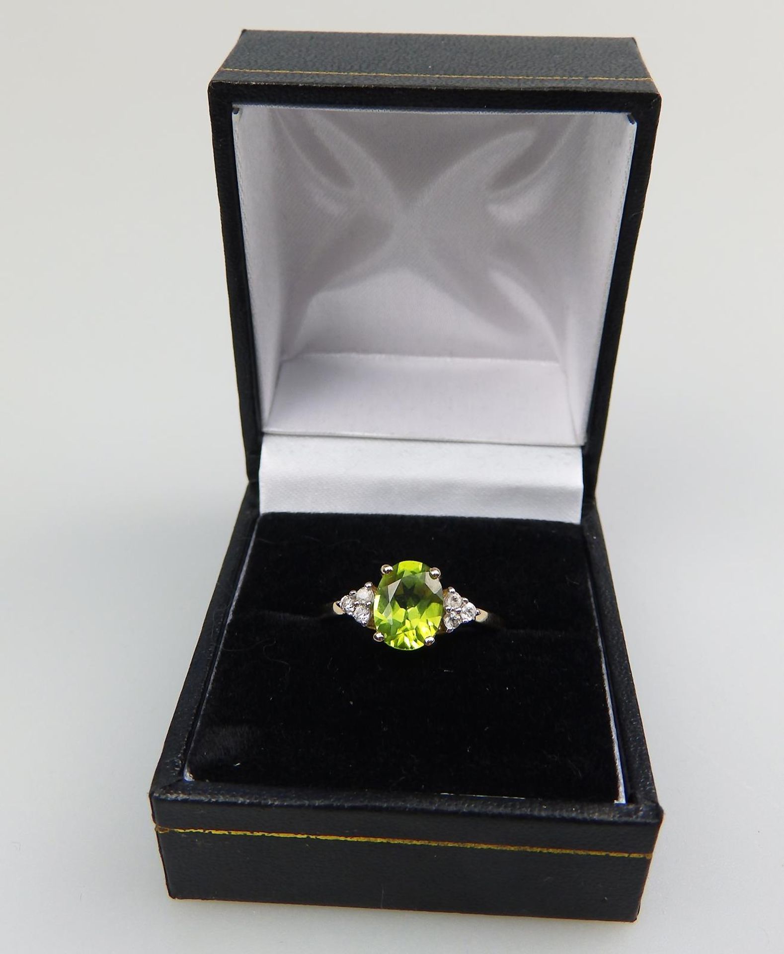 A 9ct gold, peridot and Diamond 7 stone Ring, boxed - Image 3 of 6