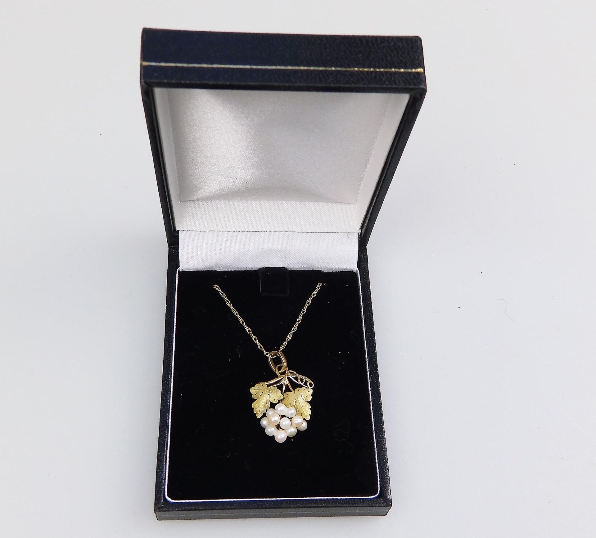 A 14 ct gold designer Pendant and chain, boxed - Image 3 of 4