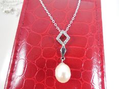 Rose Pearl Pendant And Silver Chain