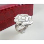 Flower Shaped Mother Of Pearl Silver Ring