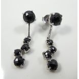 Hinged Earrings With Black Stone