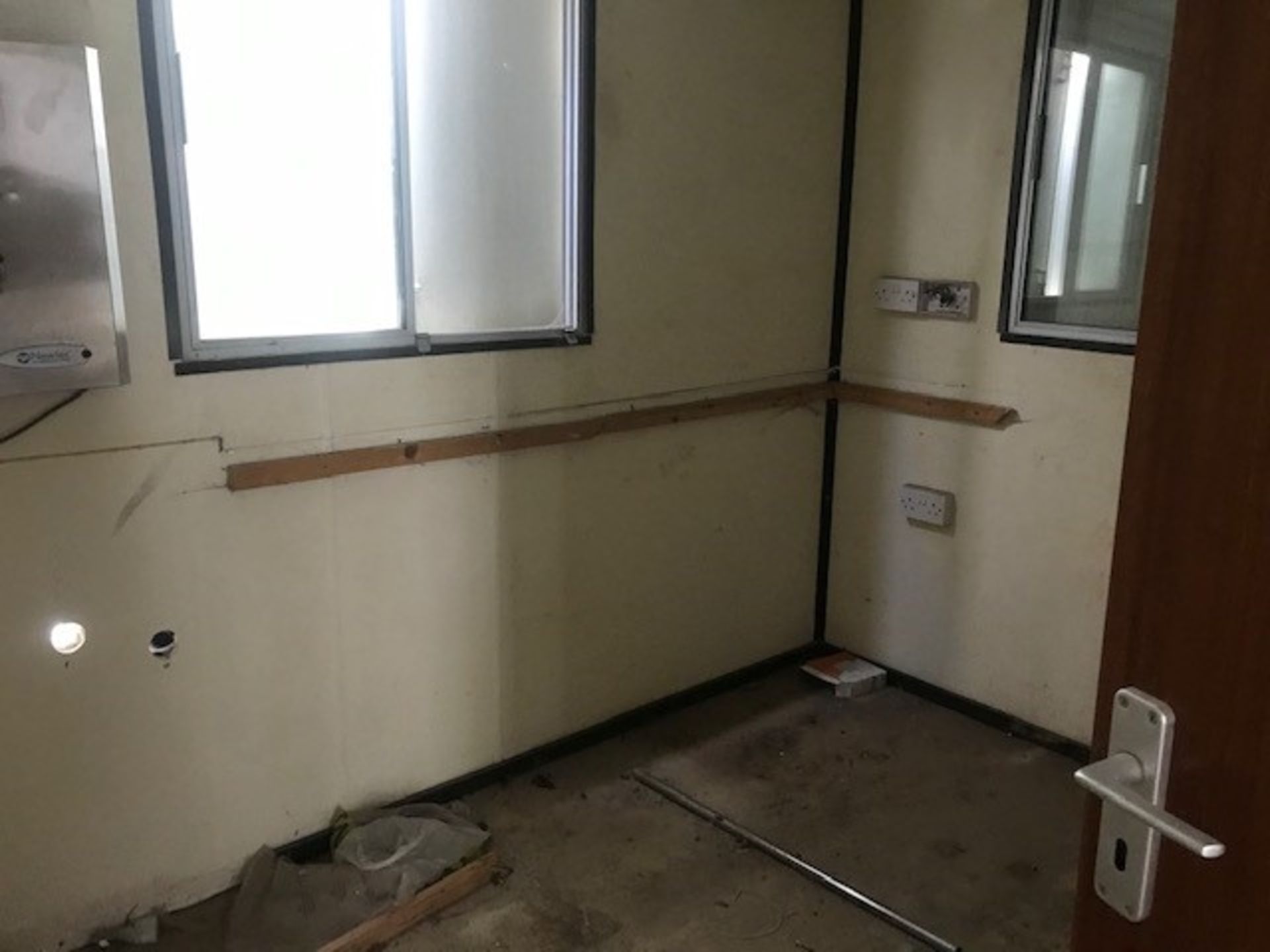 32'X10' Anti-Vandal Double Office Unit - Image 5 of 8