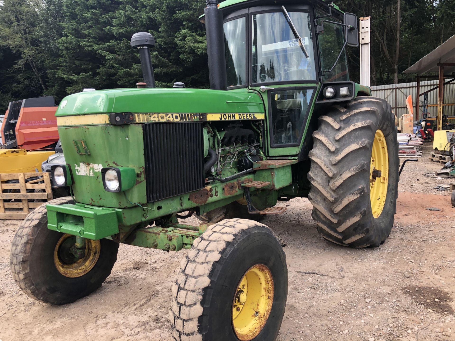 John Deere 4040