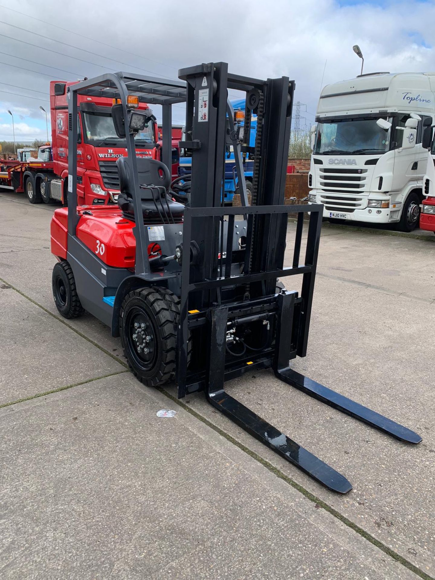 2019 Feeler FD30 Counterbalanced Forklift - Image 2 of 8